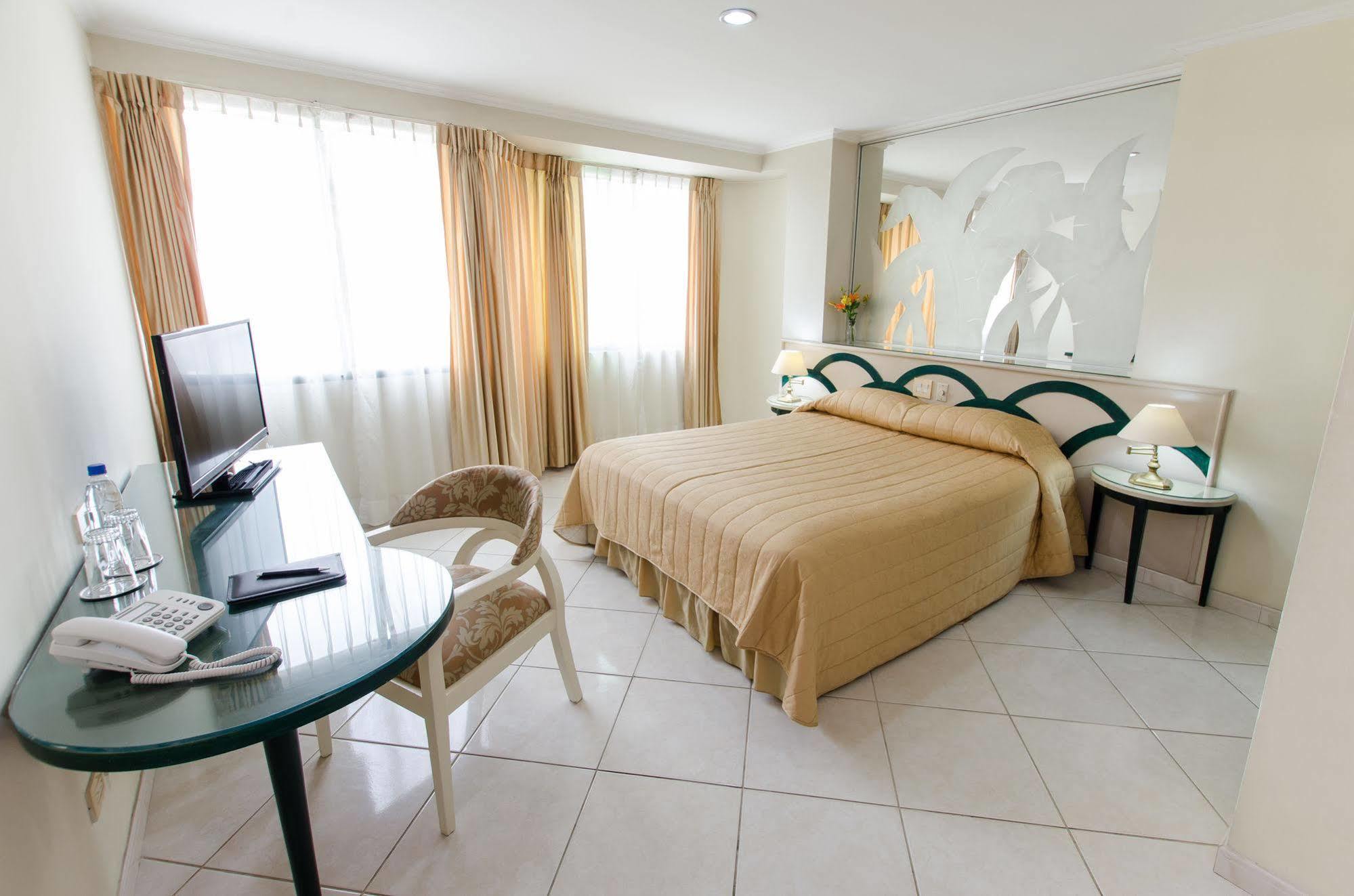 Apart Hotel Kennedy Guayaquil Exterior foto